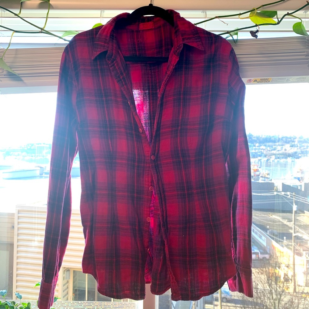 Women’s plaid shirt